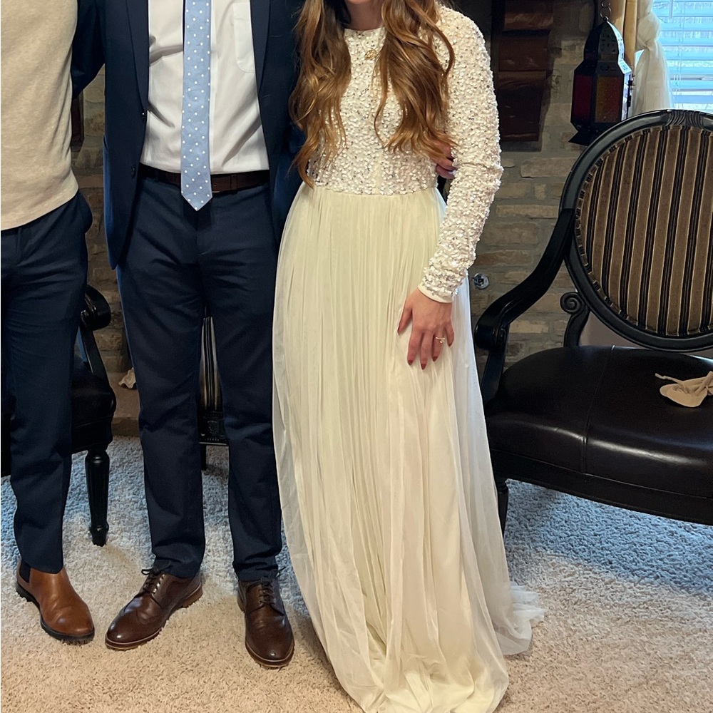 Elegant White Long Sleeve Formal Dress